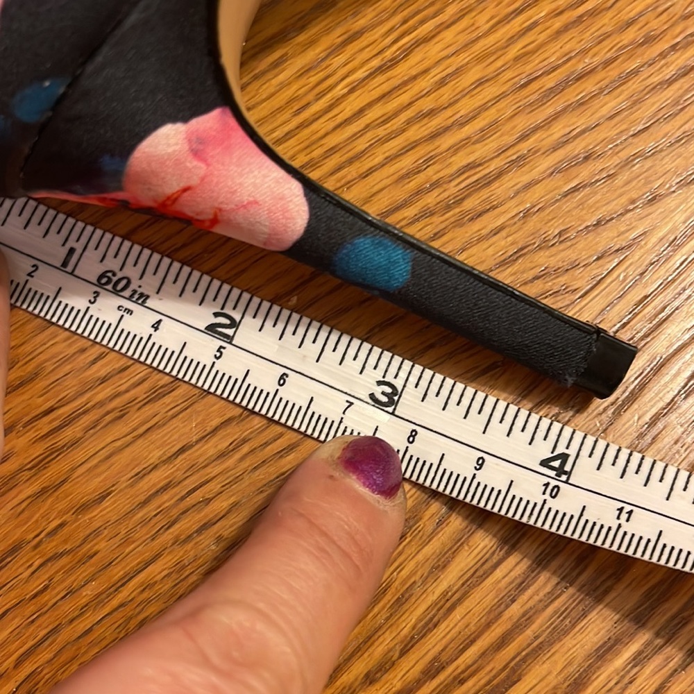 Vince Camuto high heels - Picture 7 of 7